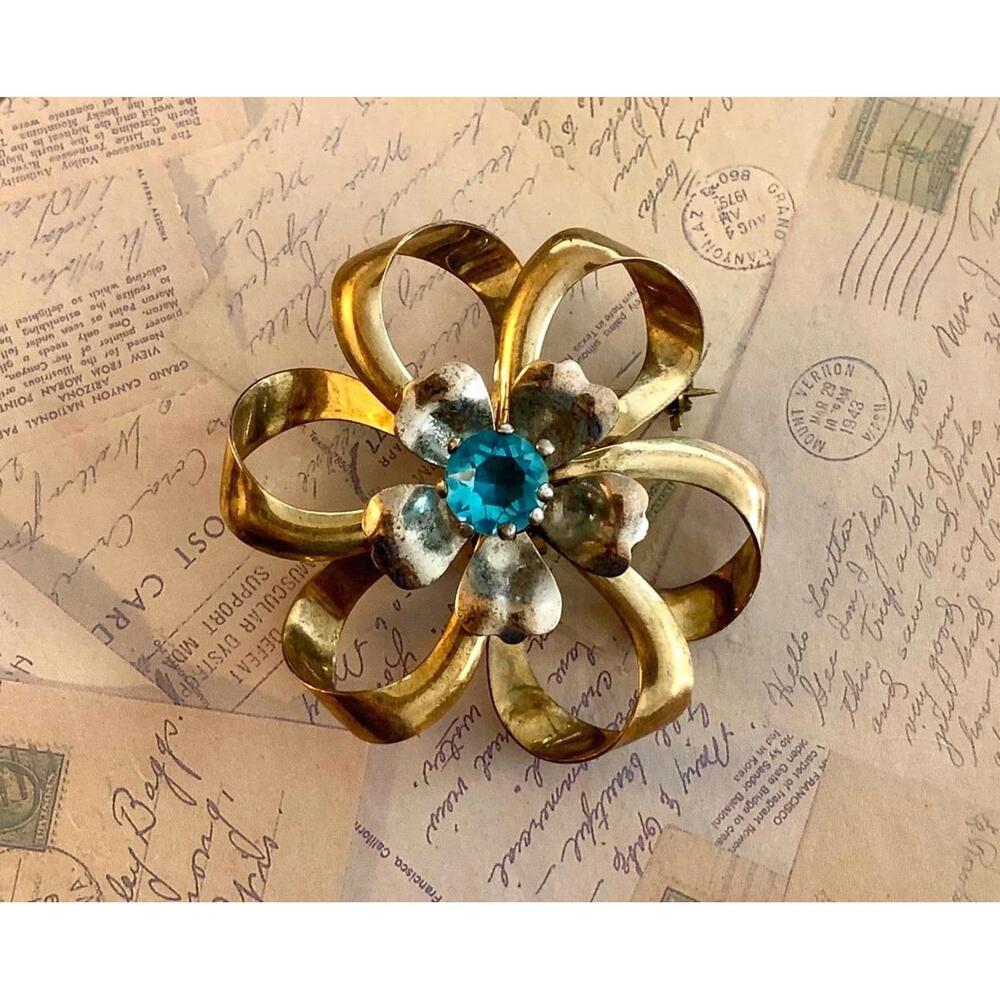 Vintage Dimensional Ribbon Flower Brooch - Aqua Blue Rhinestone Retro Pin